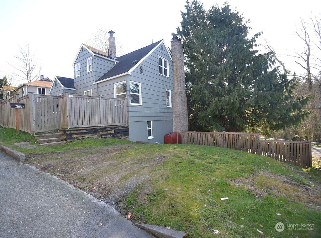 Photo of 6725 S 116th Place, Seattle, WA 98178 (MLS # 2052600)