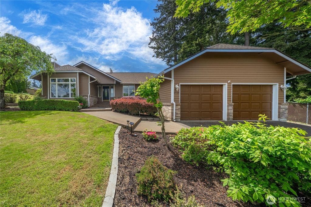 Photo of 1719 126th Avenue E, Puyallup, WA 98372 (MLS # 2525100)