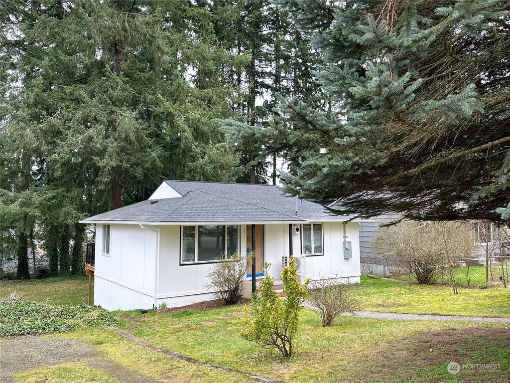 Photo of 23003 53rd Avenue W, Mountlake Terrace, WA 98043 (MLS # 2201576)
