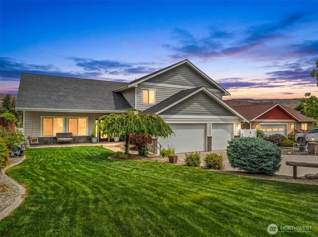 Photo of 1509 Alexandria Court, Wenatchee, WA 98801 (MLS # 2540181)