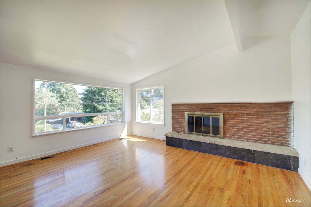 Photo of 16025 46th Avenue S, Tukwila, WA 98188 (MLS # 1993523)