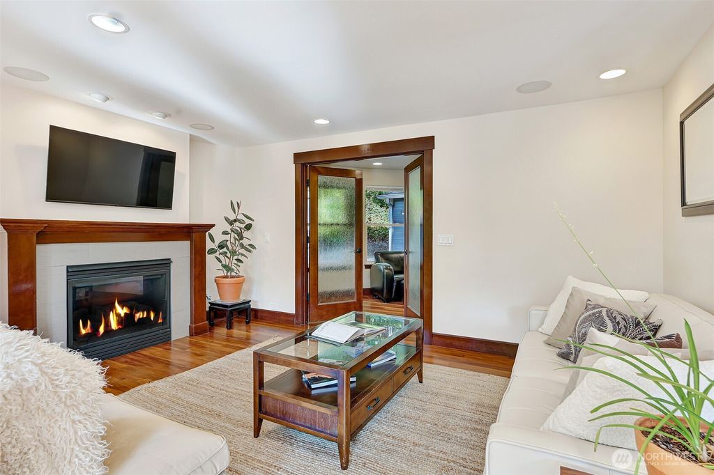 Photo of 4034 NE 195th Street, Lake Forest Park, WA 98155 (MLS # 2428852)