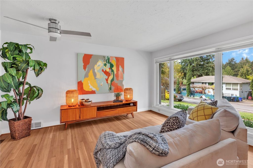 Photo of 9720 46th Avenue NE, Seattle, WA 98115 (MLS # 2362490)