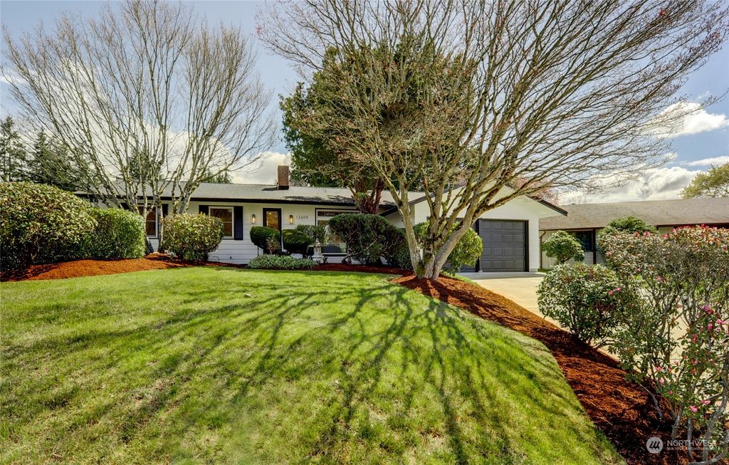 Photo of 13604 116th Place NE, Kirkland, WA 98034 (MLS # 2047695)