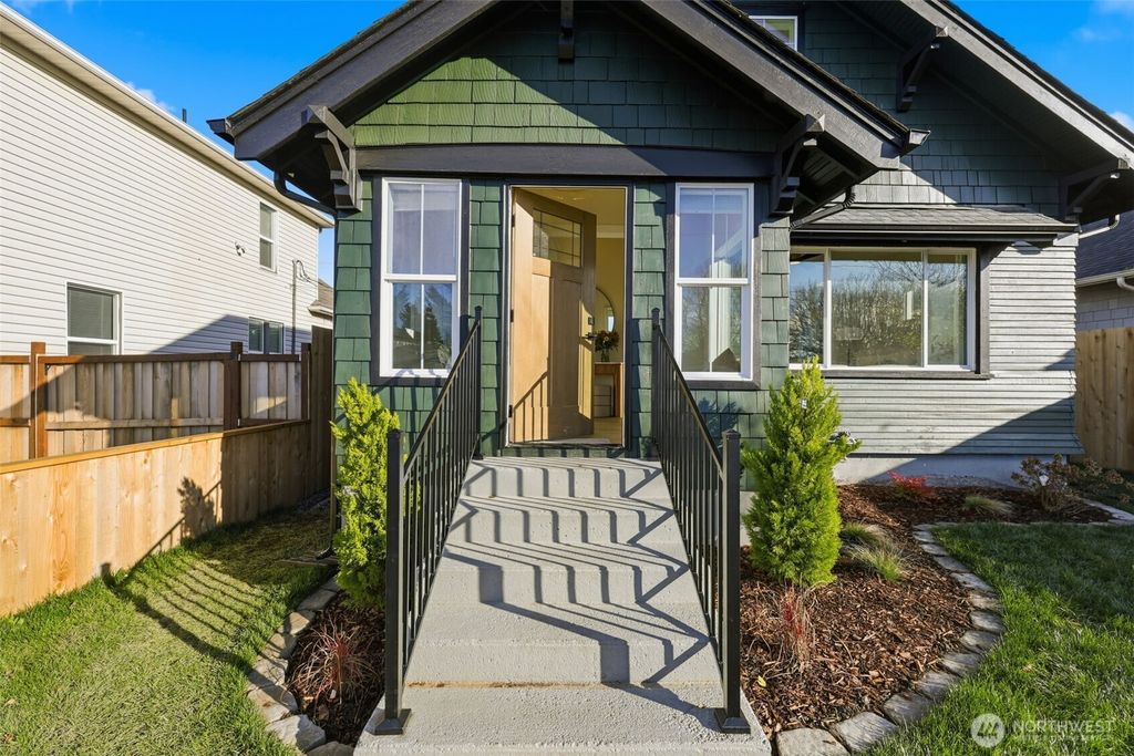 Photo of 1315 S L Street, Tacoma, WA 98405 (MLS # 2457091)