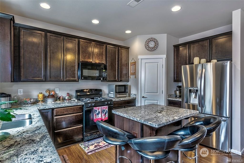 Photo of 1220 145th St SW St, Lynnwood, WA 98087 (MLS # 2176689)