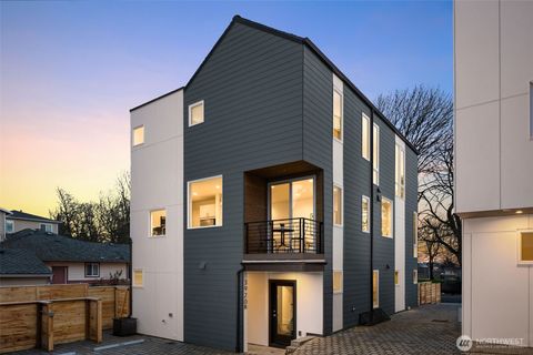 Photo of 3920 B S Juneau Street, Seattle, WA 98118 (MLS # 2492566)