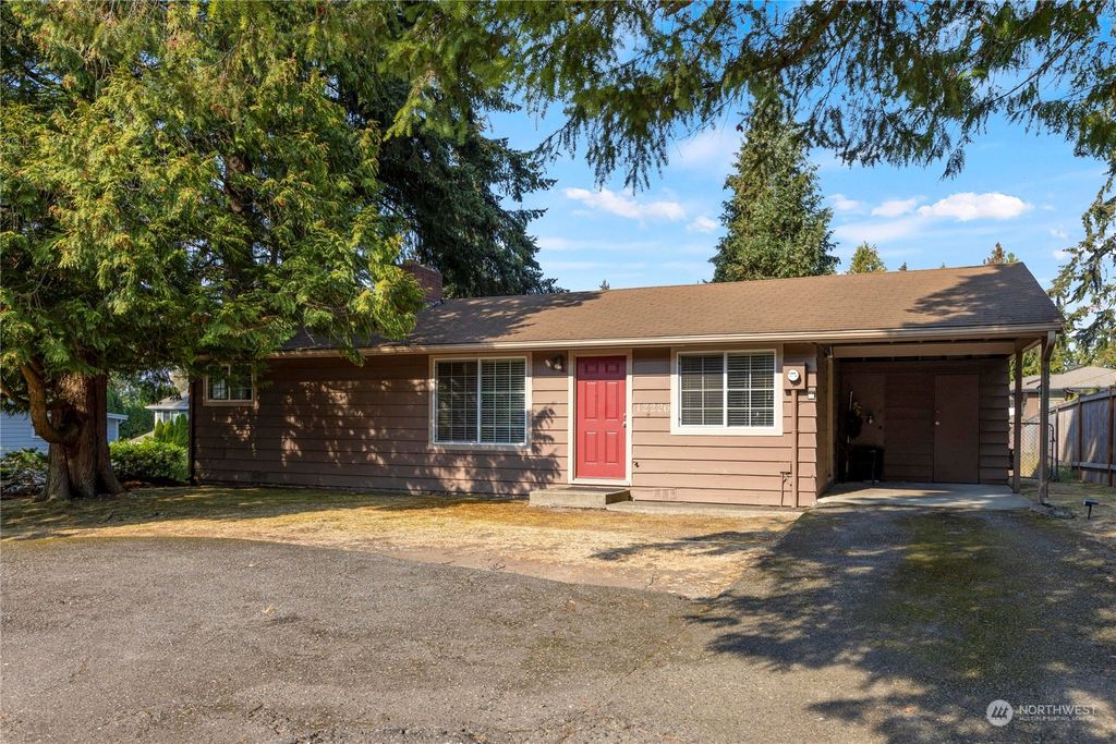 Photo of 12226 NE 70th Street, Kirkland, WA 98033 (MLS # 2006453)