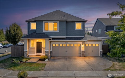 Photo of 3104 10th Avenue NW, Puyallup, WA 98371 (MLS # 2576552)