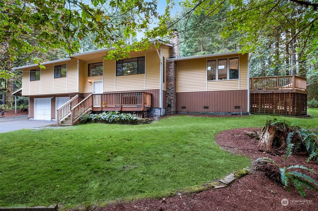 Photo of 14710 255th Avenue SE, Issaquah, WA 98027 (MLS # 2038608)