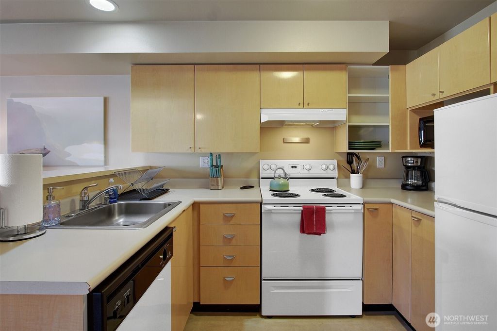 Photo of 425 Vine Street #305, Seattle, WA 98121 (MLS # 2342360)