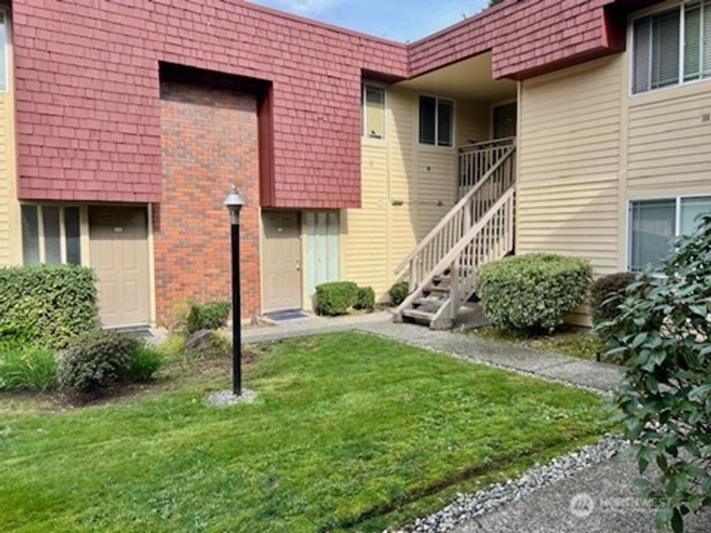 Photo of 14200 SE 6th Street #84, Bellevue, WA 98007 (MLS # 2443224)