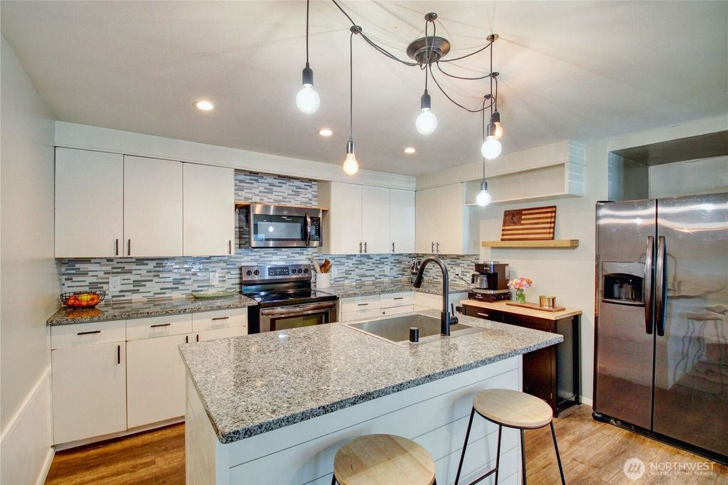 Photo of 348 NE Harvest Drive, Oak Harbor, WA 98277 (MLS # 2521356)