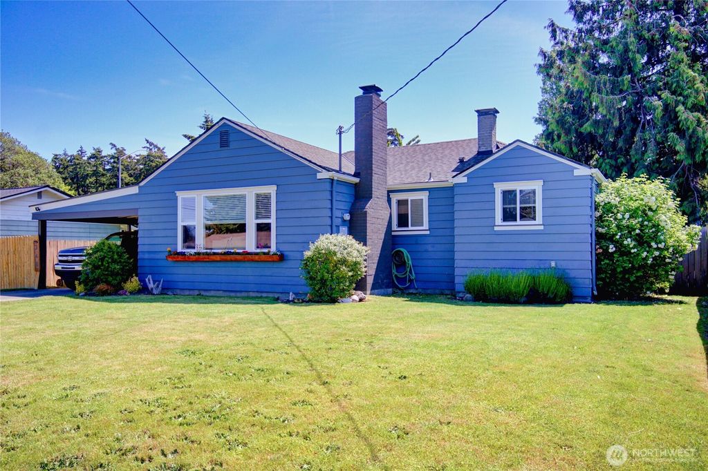 Photo of 348 NE Harvest Drive, Oak Harbor, WA 98277 (MLS # 2521356)