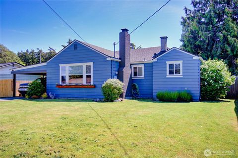 Photo of 348 NE Harvest Drive, Oak Harbor, WA 98277 (MLS # 2521356)