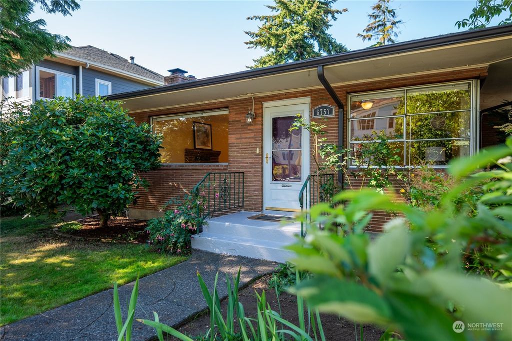 Photo of 6757 26th Avenue NW, Seattle, WA 98117 (MLS # 2295021)