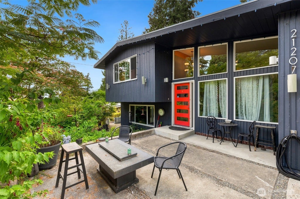 Photo of 21207 S 97th Place, Kent, WA 98031 (MLS # 2561498)