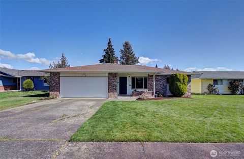 Photo of 1624 Florence Ave Ave, Longview, WA 98632 (MLS # 2499059)