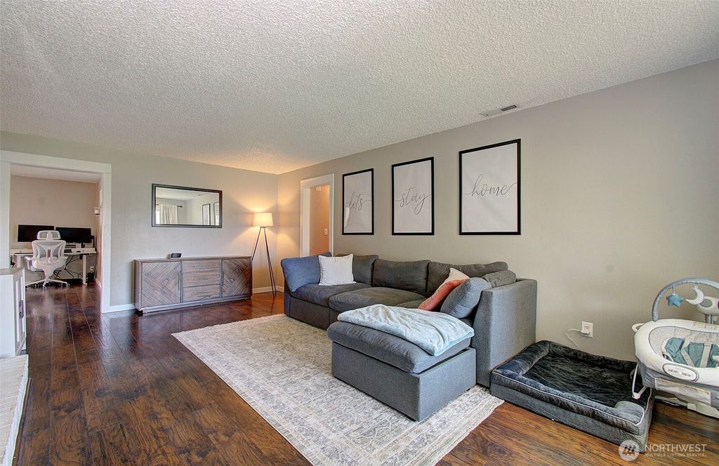 Photo of 1624 Florence Ave Ave, Longview, WA 98632 (MLS # 2499059)