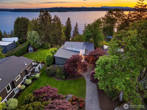747 14th Avenue W Kirkland WA 98033