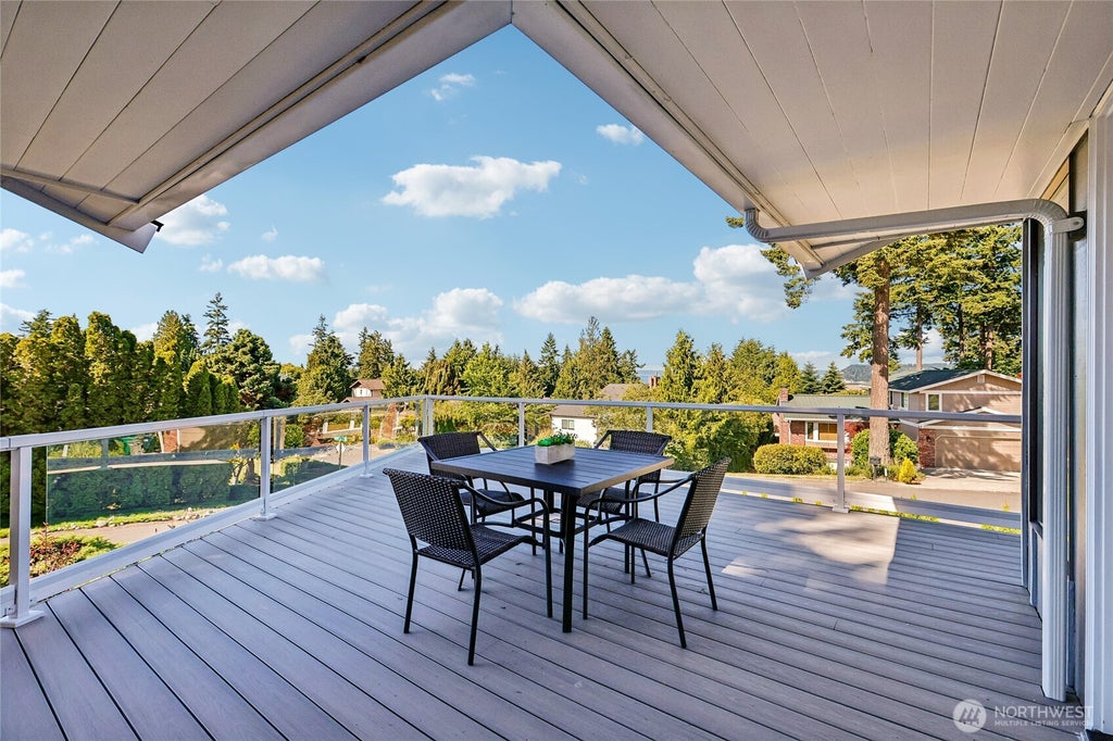 Photo of 5925 94th Street SW, Mukilteo, WA 98275 (MLS # 2574792)