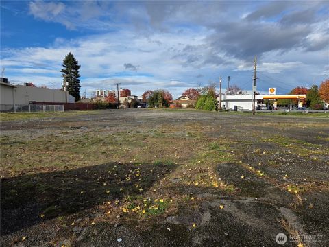 Photo of 225 Auburn Way S, Auburn, WA 98002 (MLS # 2448278)