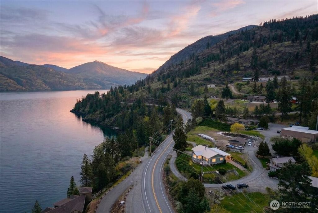 Photo of 104 Mirage Lane, Chelan, WA 98816 (MLS # 2507180)