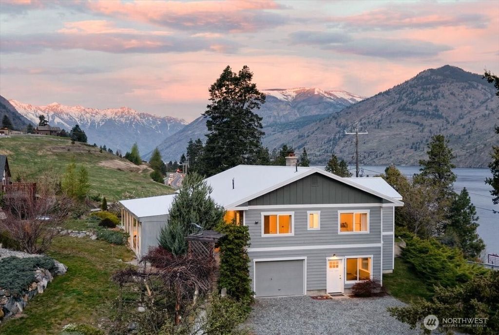 Photo of 104 Mirage Lane, Chelan, WA 98816 (MLS # 2507180)
