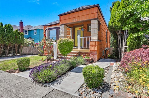 Photo of 4317 Phinney Avenue N, Seattle, WA 98103 (MLS # 2540515)