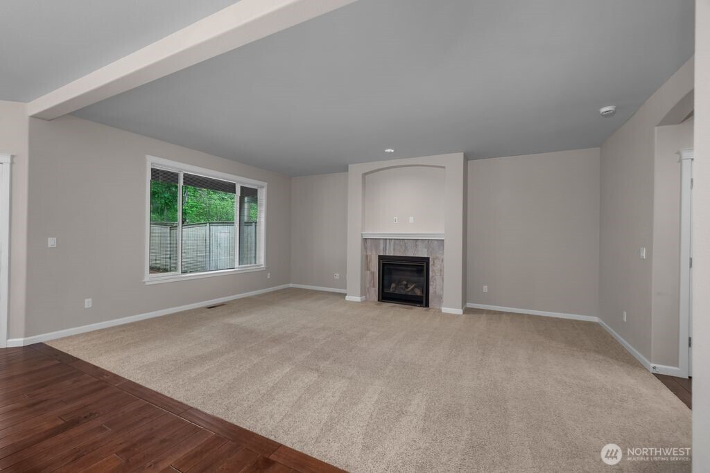 4322 Dudley Drive NE
