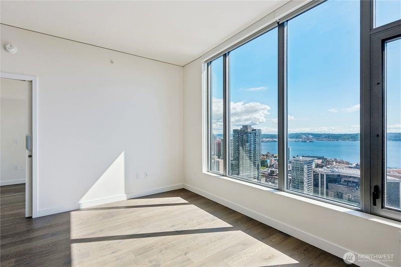 2510 6th Avenue 2705