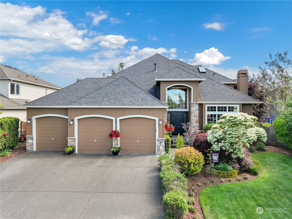 Photo of 23723 SE 4th Place, Sammamish, WA 98074 (MLS # 2250529)
