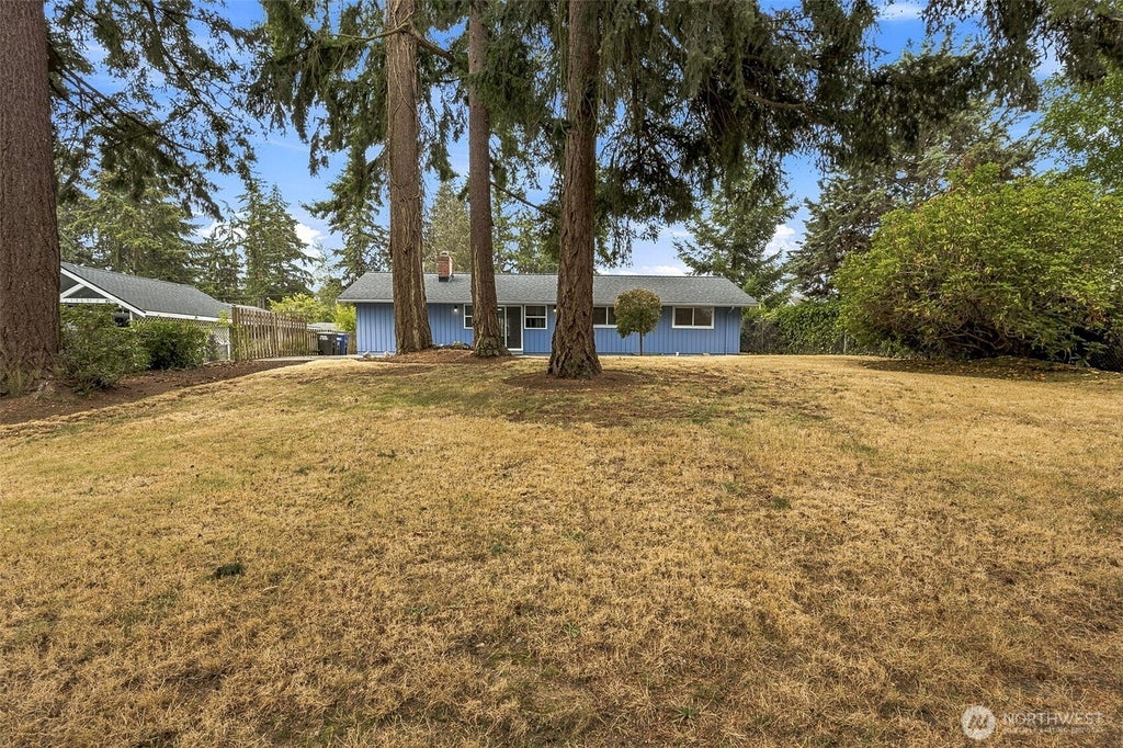 Photo of 612 S 195th Street, Des Moines, WA 98148 (MLS # 2555175)
