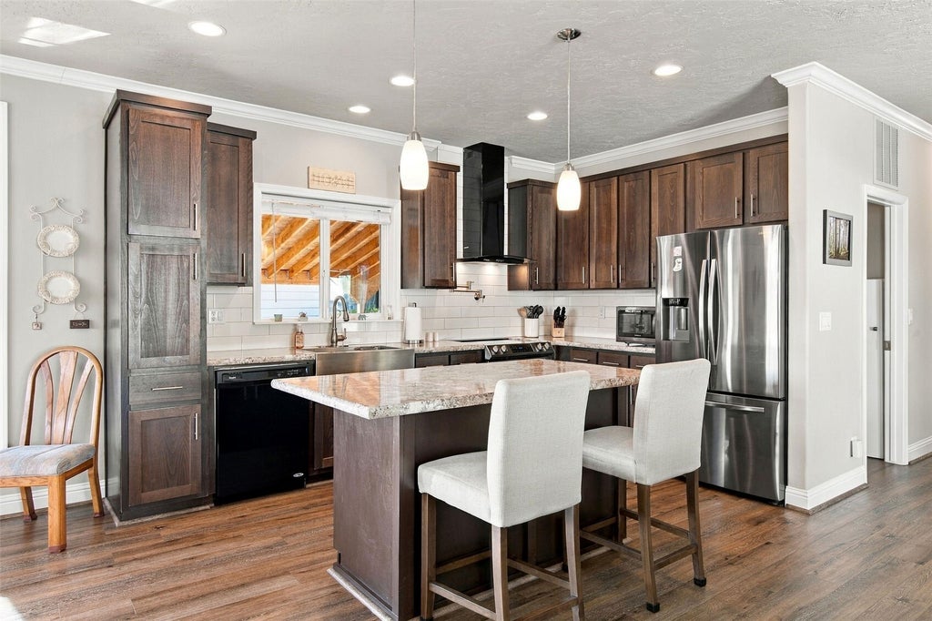 Photo of 1327 Spruce Drive, Enumclaw, WA 98022 (MLS # 2598803)