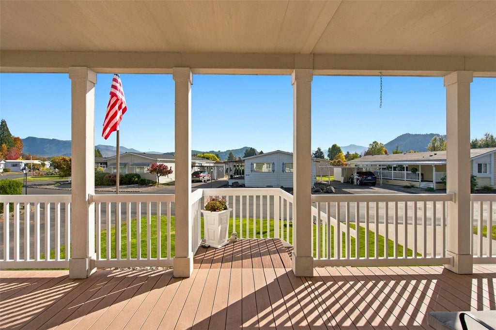 Photo of 1327 Spruce Drive, Enumclaw, WA 98022 (MLS # 2598803)