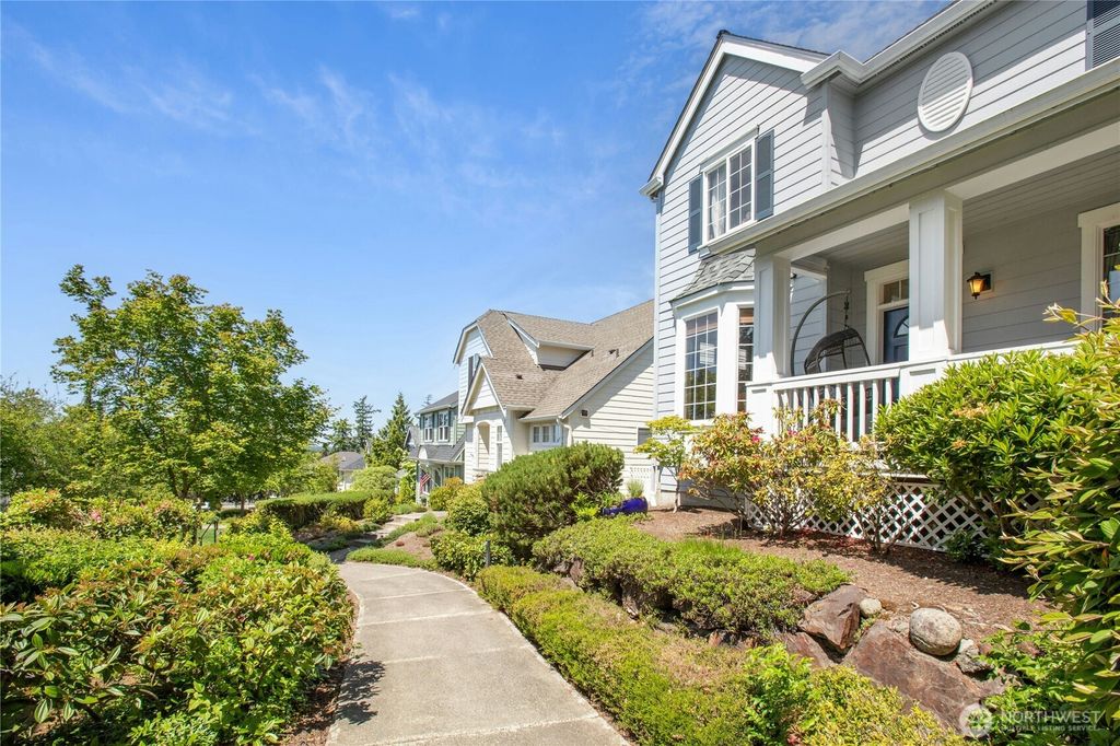 Photo of 2011 NE Kenilworth Lane, Issaquah, WA 98029 (MLS # 2382221)