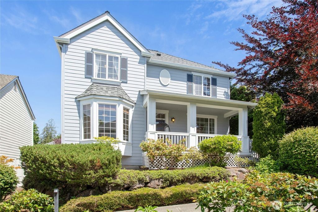 Photo of 2011 NE Kenilworth Lane, Issaquah, WA 98029 (MLS # 2382221)