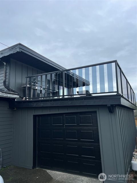 Photo of 1412 29th Street, Anacortes, WA 98221 (MLS # 2444853)