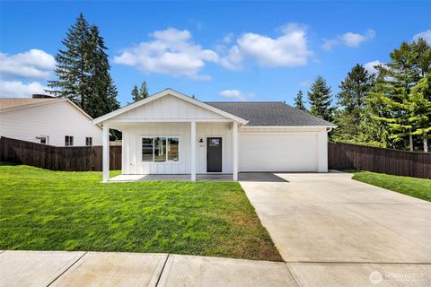Photo of 313 Cap Avenue, Winlock, WA 98596 (MLS # 2424466)