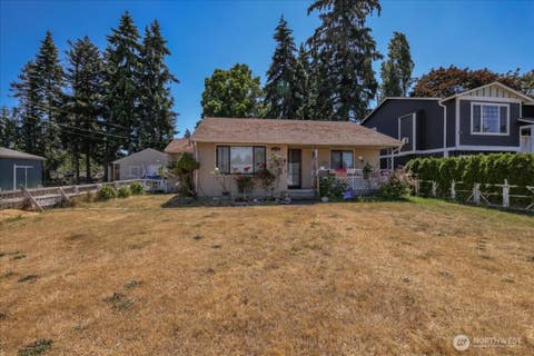 Photo of 3039 S 200th Street, SeaTac, WA 98198 (MLS # 2554260)