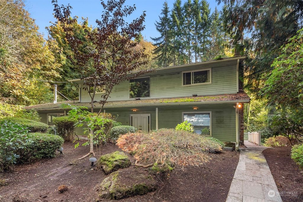 Photo of 13530 62nd Avenue NE, Kirkland, WA 98034 (MLS # 2308037)