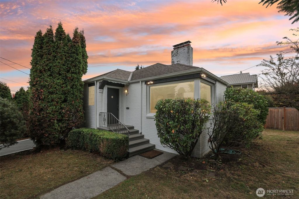 Photo of 819 NW 80th Street, Seattle, WA 98117 (MLS # 2447651)