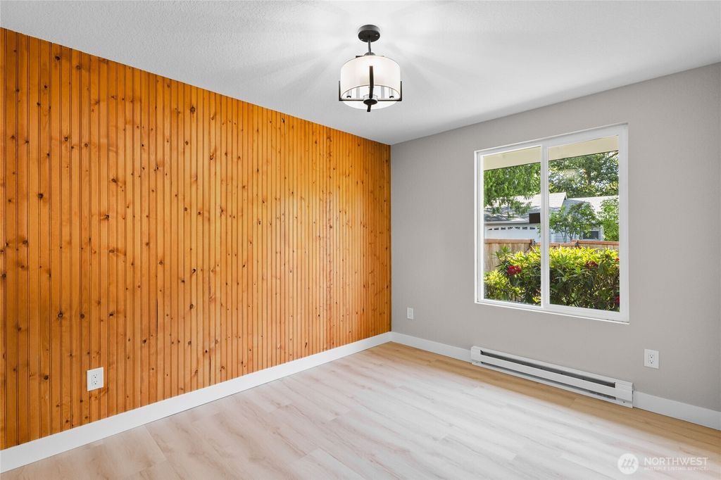 listing image 9365189855283645502