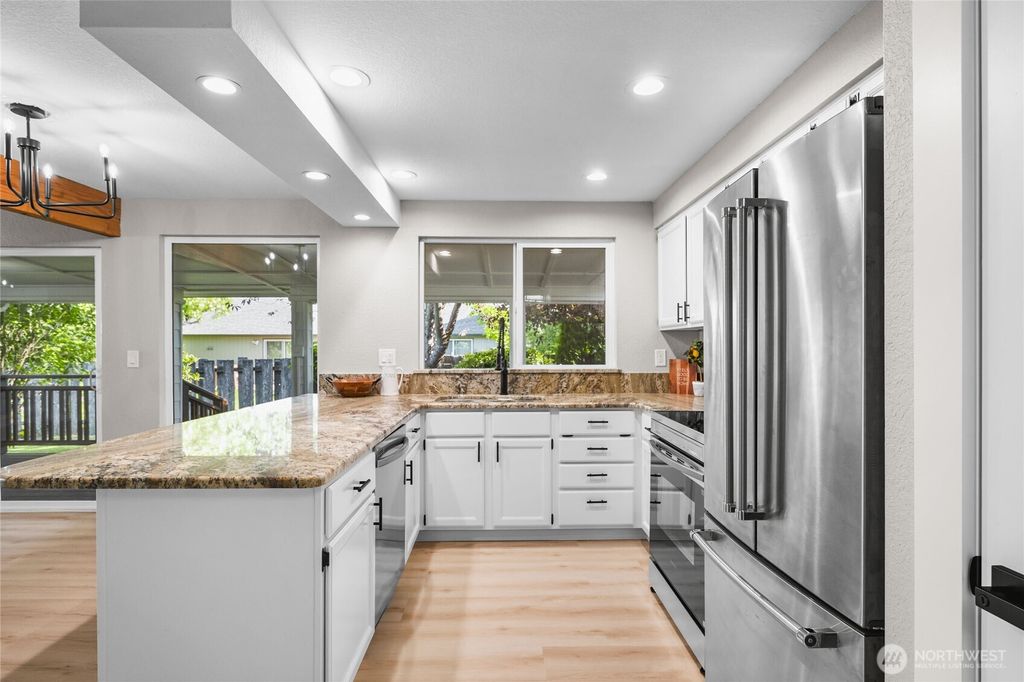 listing image 9360706294130744010