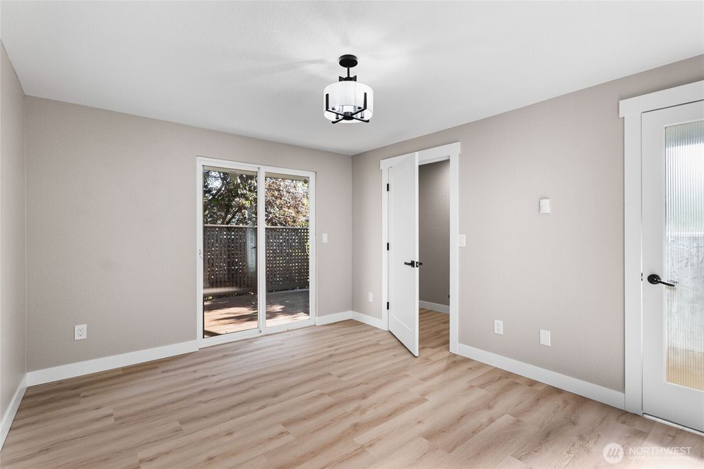 listing image 9360542184019665151