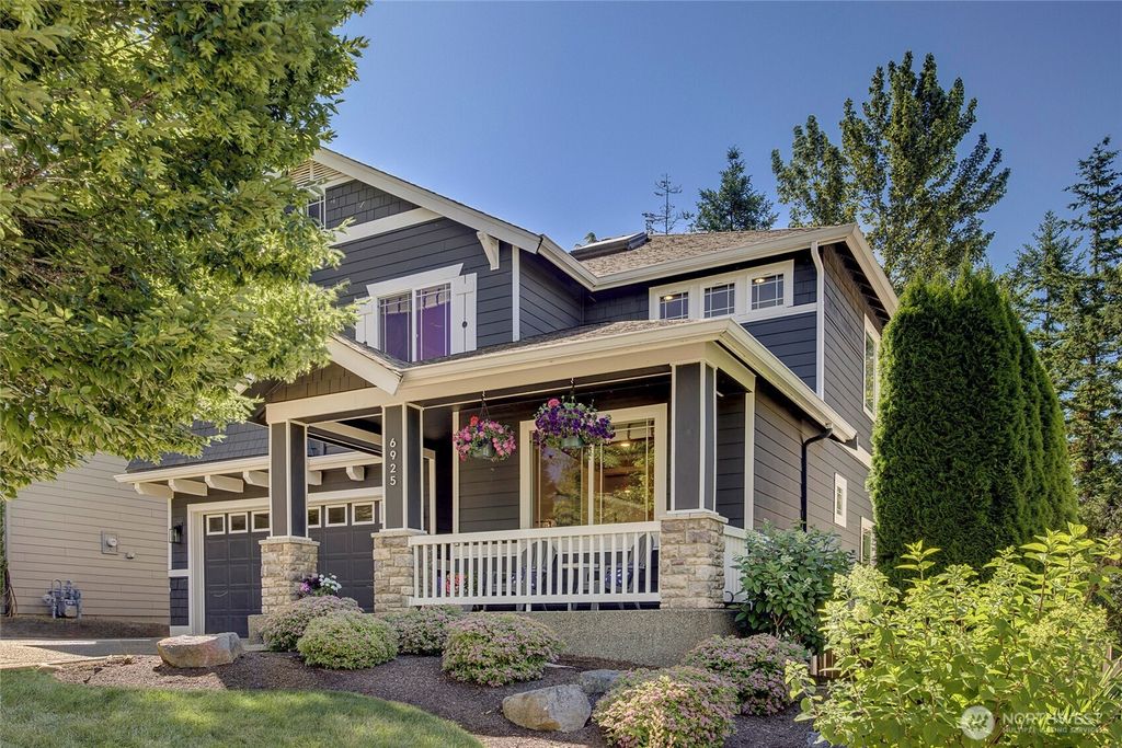 Photo of 6925 Oakmont Avenue SE, Snoqualmie, WA 98065 (MLS # 2395321)