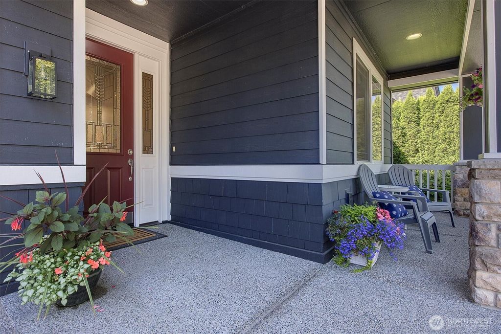 Photo of 6925 Oakmont Avenue SE, Snoqualmie, WA 98065 (MLS # 2395321)
