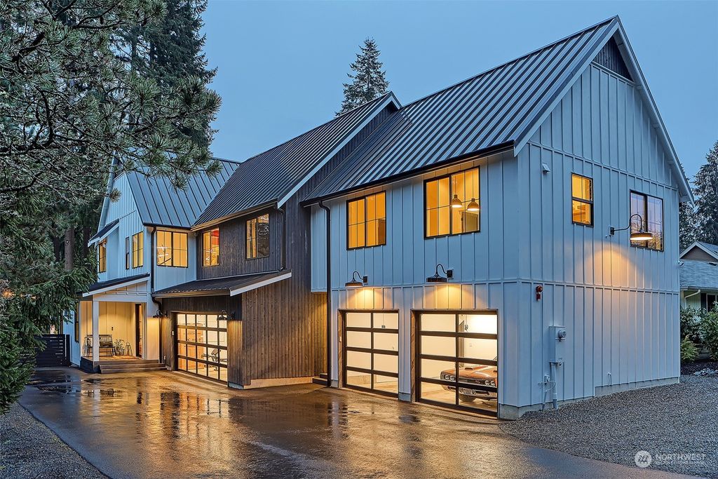 Photo of 13911 SE MAY VALLEY Road, Renton, WA 98059 (MLS # 2044520)