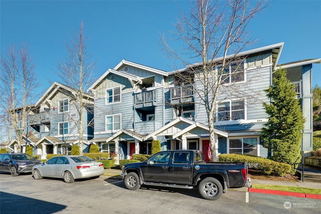 Photo of 1652 25th Place NE #303, Issaquah, WA 98029 (MLS # 2327467)