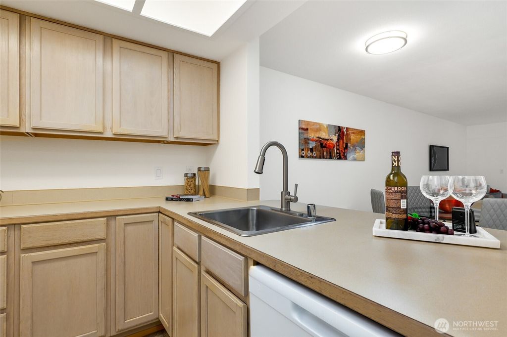 Photo of 14645 NE 34th St St #C9, Bellevue, WA 98007 (MLS # 2476033)